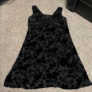 Hobbs beaded empire waist Black velvet Floral Dress- like new